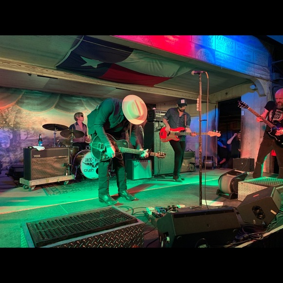 Meet your Posher, Kristin - Picture 4 of 4